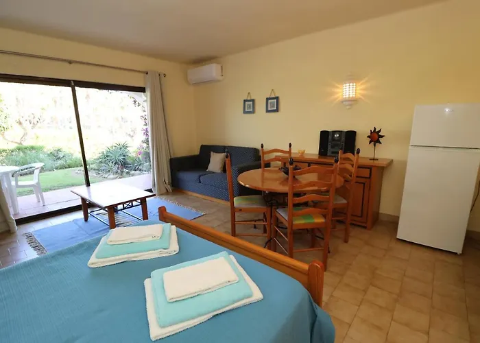 Camelia 67 At Sao Rafael - * Albufeira